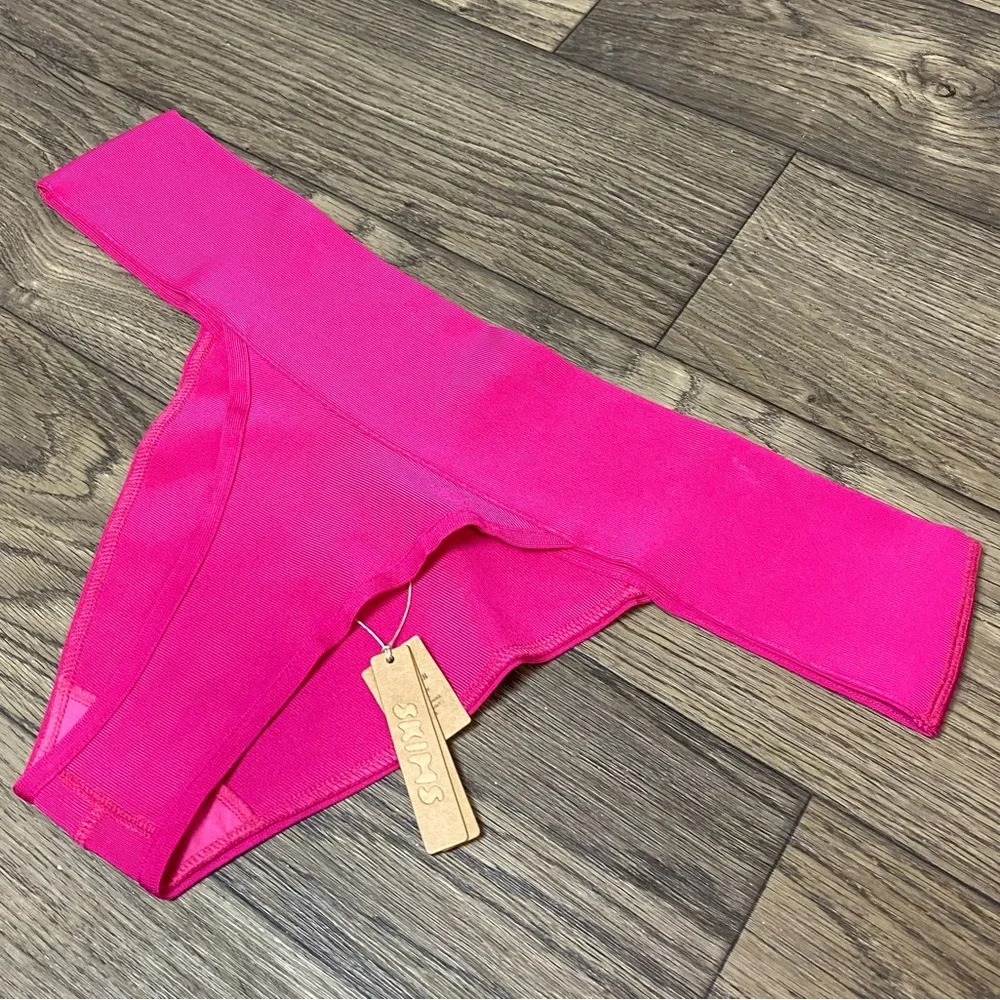 Skims NWT Cheeky Magenta Bikini Bottom